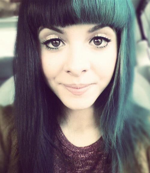 melanie-martinez-teal-black-hair-straight.jpg