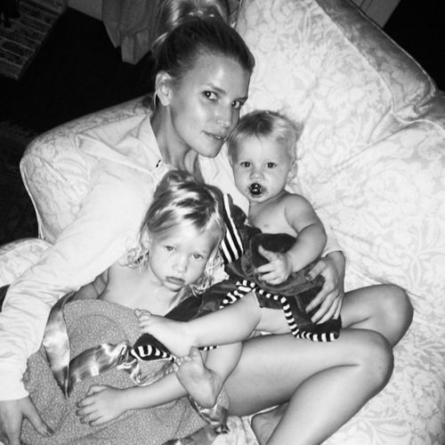 jessica-simpson-mit-ihren-kiddies.jpg